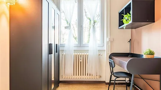 Rooms in Milano Zona 8 - Fiera, Gallaratese, Quarto Oggiaro - photo 4