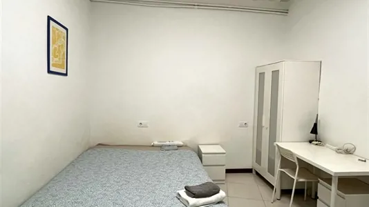 Rooms in Barcelona Ciutat Vella - photo 2