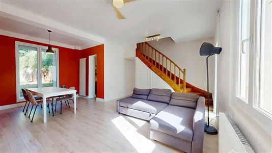 Houses in Lyon - photo 2