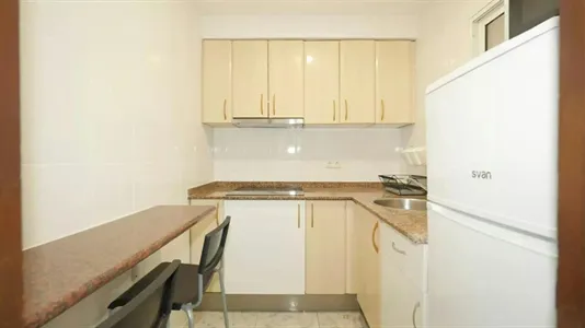 Rooms in Barcelona Ciutat Vella - photo 6