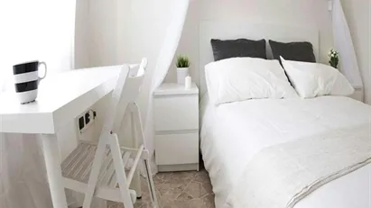 Room for rent in Milano Zona 2 - Stazione Centrale, Gorla, Turro, Greco, Crescenzago, Milan