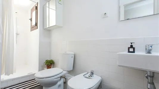 Rooms in Barcelona Ciutat Vella - photo 6