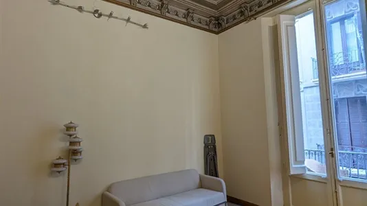 Rooms in Barcelona Ciutat Vella - photo 4