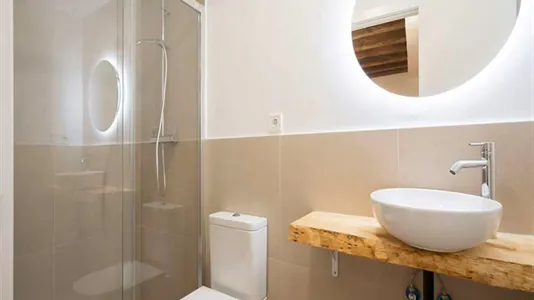 Rooms in Madrid Centro - photo 9