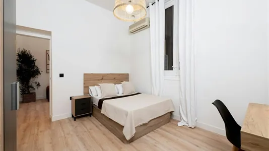 Rooms in Madrid Centro - photo 4