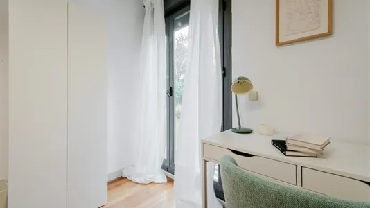 Rooms in El Encinar de los Reyes - photo 4