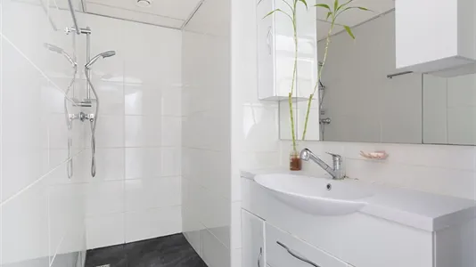 Rooms in Capelle aan den IJssel - photo 4