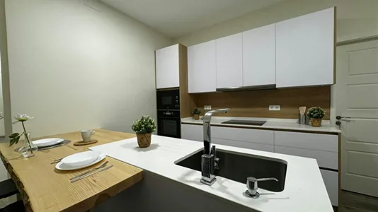 Rooms in Madrid Centro - photo 8