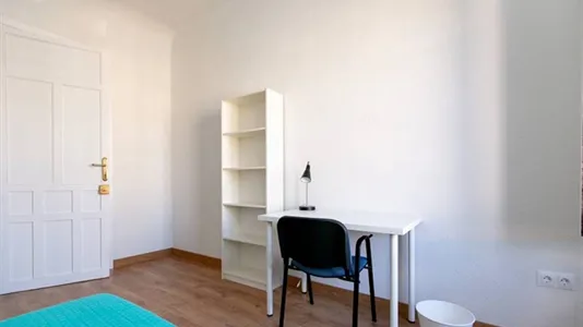Rooms in Granada - photo 4