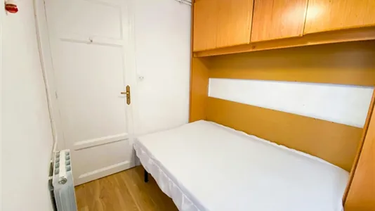 Rooms in Barcelona Eixample - photo 8