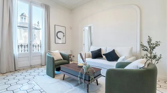 Rooms in Barcelona Ciutat Vella - photo 9