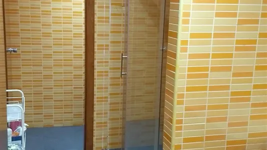 Rooms in Barcelona Ciutat Vella - photo 4