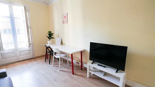 Rooms in Barcelona Eixample - photo 8