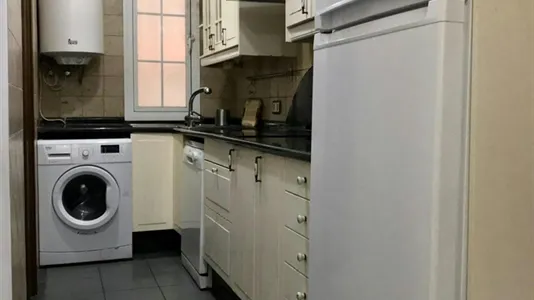 Rooms in Madrid Centro - photo 8