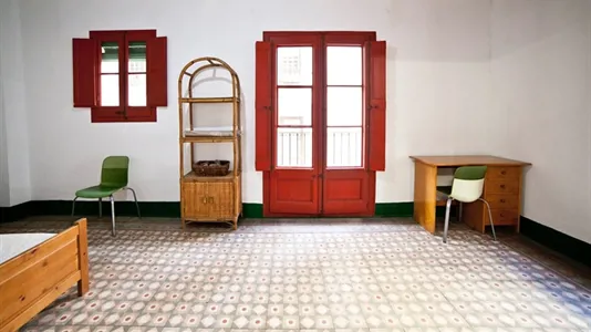 Rooms in Barcelona Ciutat Vella - photo 3