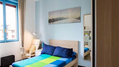 Room for rent in Milano Zona 6 - Barona, Lorenteggio, Milan