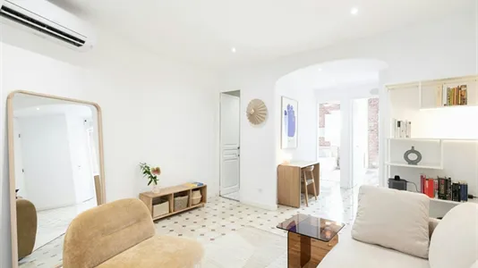 Apartments in Barcelona Eixample - photo 2