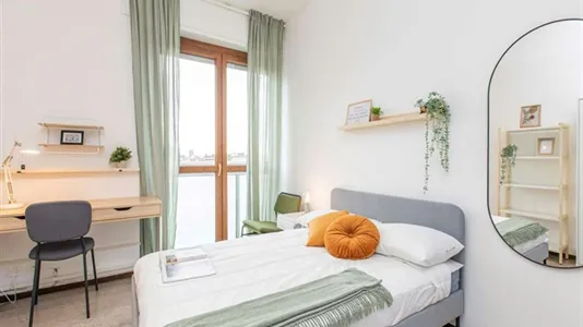 Rooms in Milano Zona 2 - Stazione Centrale, Gorla, Turro, Greco, Crescenzago - photo 2