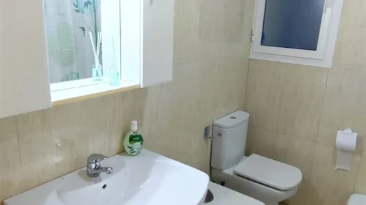 Rooms in Almería - photo 9