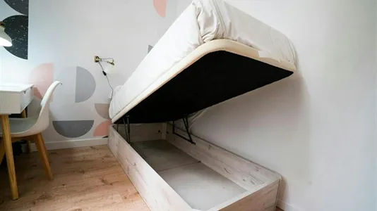 Rooms in Barcelona Ciutat Vella - photo 4