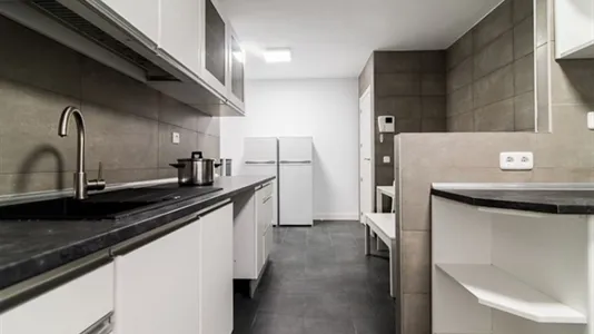 Rooms in Madrid Retiro - photo 10