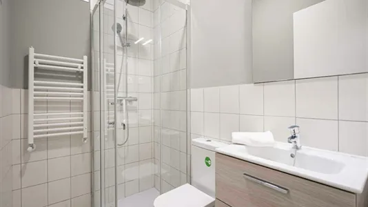 Rooms in Madrid Chamberí - photo 3