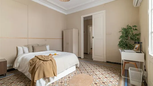Rooms in Barcelona Ciutat Vella - photo 4