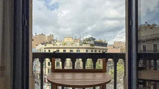 Rooms in Barcelona Eixample - photo 2