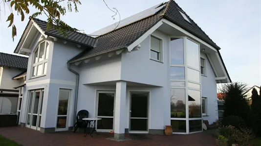 Houses in Gifhorn - photo 1