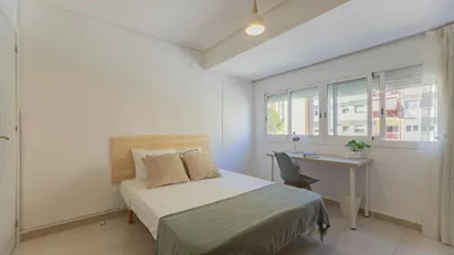 Room for rent in la Fontsanta, Comunidad Valenciana