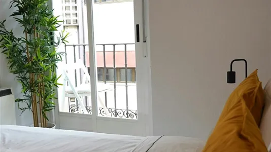 Rooms in Madrid Centro - photo 4