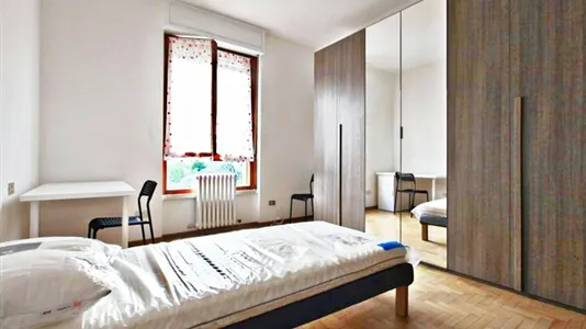 Rooms in Milano Zona 8 - Fiera, Gallaratese, Quarto Oggiaro - photo 1