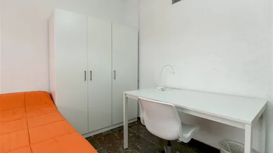 Rooms in Granada - photo 4