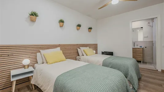 Rooms in Cornellà de Llobregat - photo 1