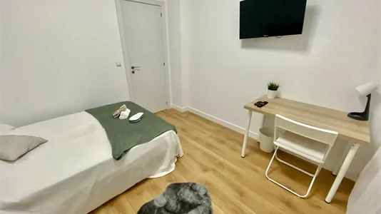 Rooms in Zaragoza - photo 2