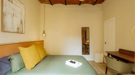 Rooms in Barcelona Ciutat Vella - photo 6