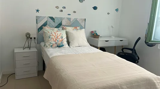 Rooms in Barcelona Ciutat Vella - photo 1