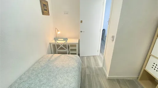 Rooms in Adaro - photo 7