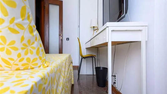 Rooms in Milano Zona 8 - Fiera, Gallaratese, Quarto Oggiaro - photo 2