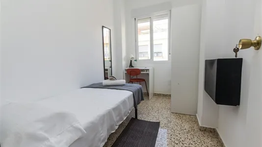 Rooms in Málaga - photo 5