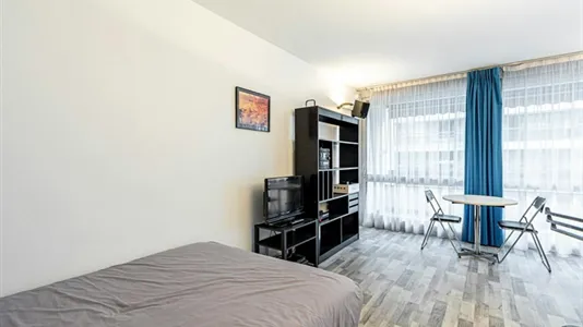 Apartments in Paris 16ème arrondissement (South) - photo 2