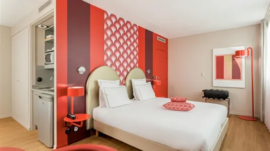 Apartments in Versailles - photo 1