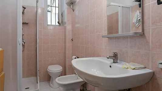 Rooms in Roma Municipio II – Parioli/Nomentano - photo 4