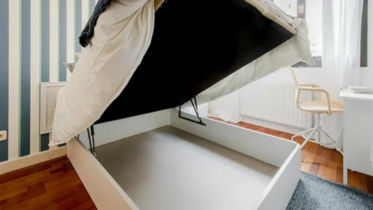 Rooms in El Encinar de los Reyes - photo 5