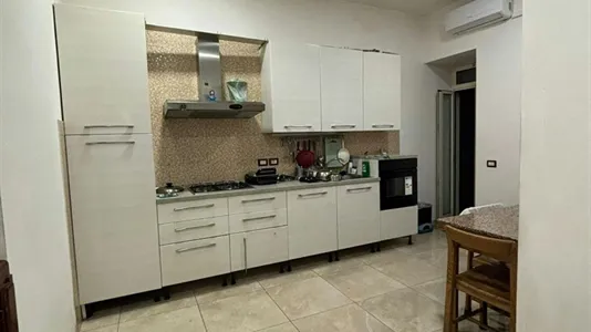 Rooms in Napoli Municipalità 4 - photo 7