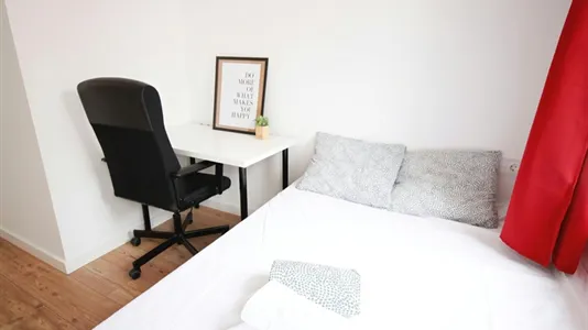 Rooms in Barcelona Sants-Montjuïc - photo 6