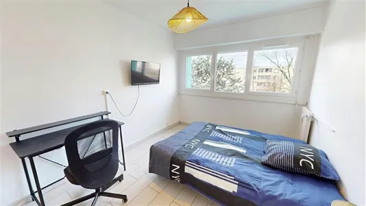 Rooms in Saint-Julien-en-Genevois - photo 2