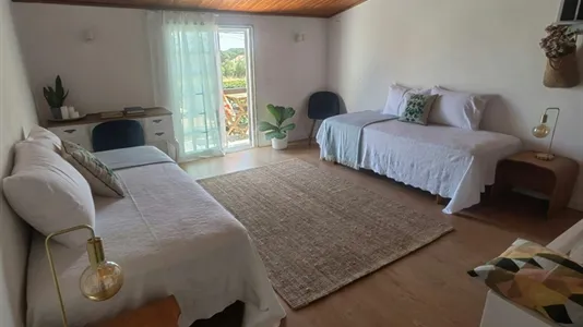 Houses in Almada - photo 10