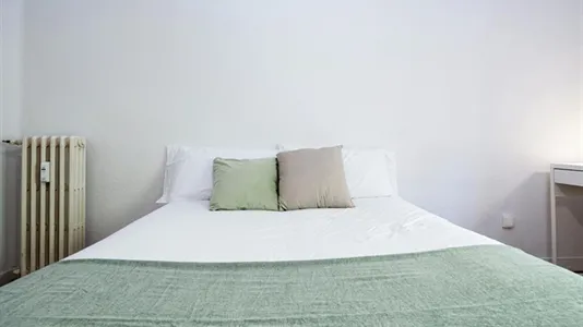 Rooms in Madrid Centro - photo 6