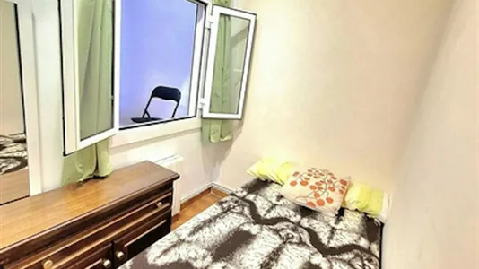 Rooms in Barcelona Sants-Montjuïc - photo 2